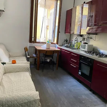 Homestay Private In A Quiet In The City Center
