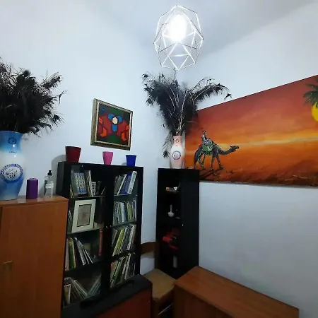 Private In A Quiet In The City Center Homestay *