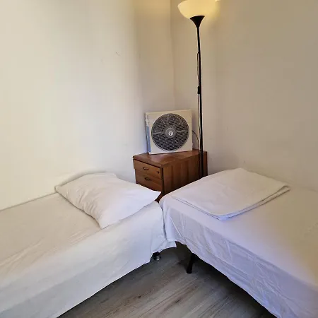 Homestay Private In A Quiet In The City Center *