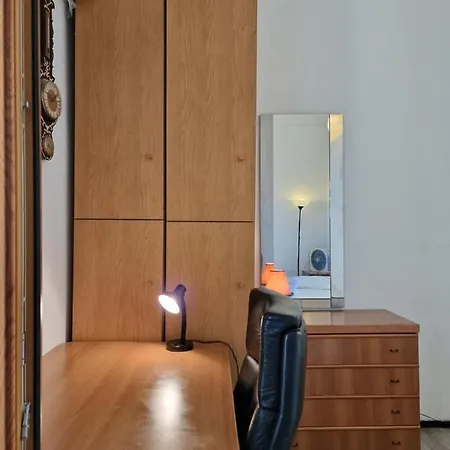 Private In A Quiet In The City Center Habitación en casa particular