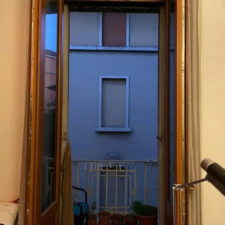 Homestay Private In A Quiet In The City Center Milan